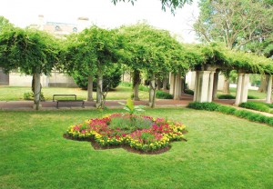 KC-Museum-bkside-historic-garden-2