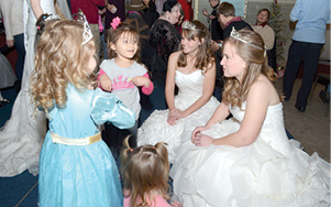 children gather round fairy princesses.tif