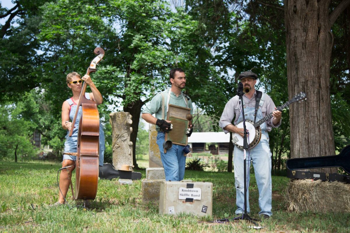 Knobtown Skiffle Band Performed Old-Timey Tunes during KC Museum Concert Series 