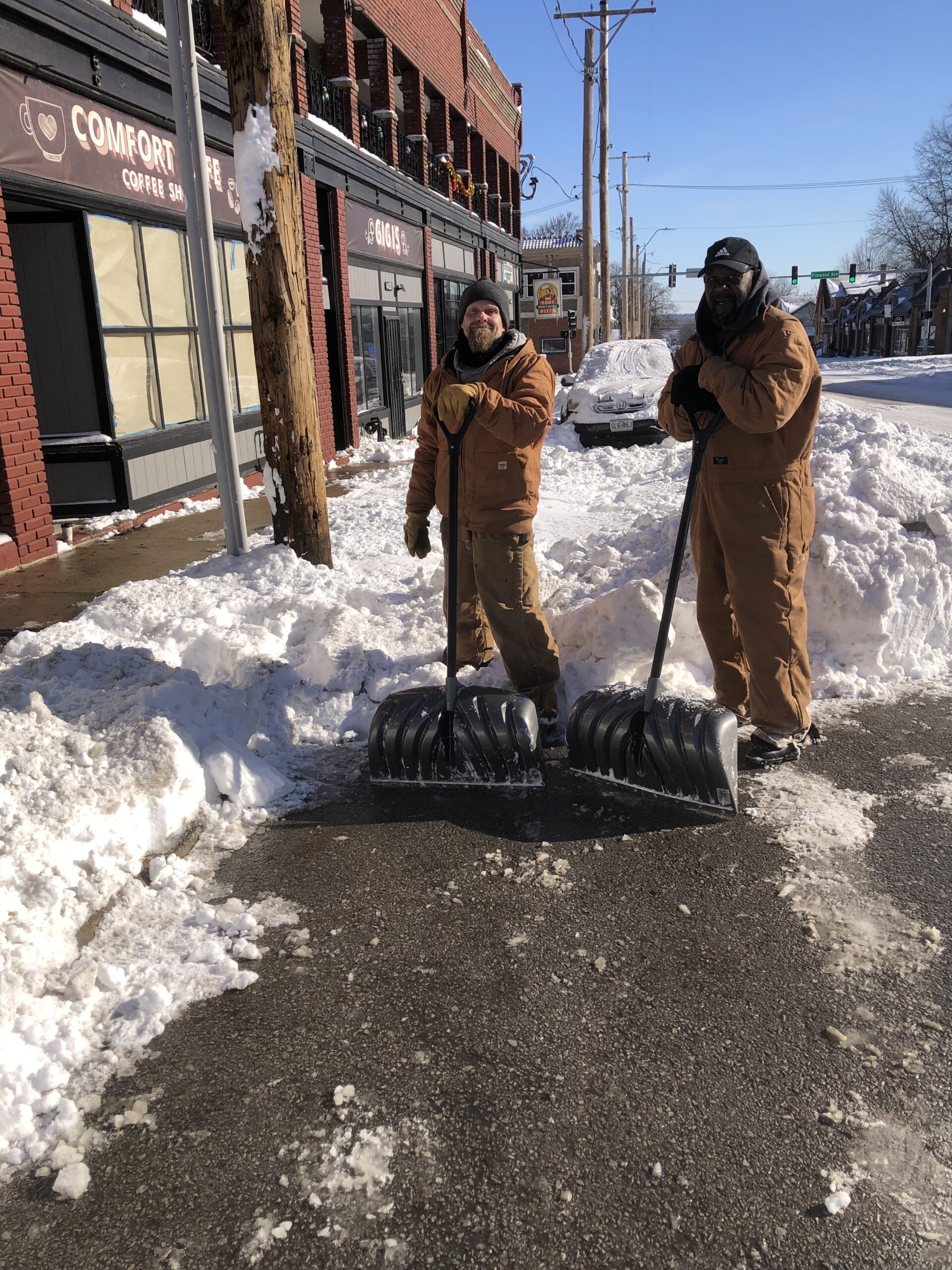 Largest Kansas City Snowfall Since 1988 Keeps Northeast Residents Busy